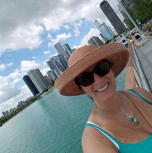 Meet your Posher, Anne marie